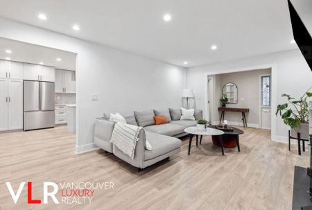 House in Richmond, British Columbia - Photo 2