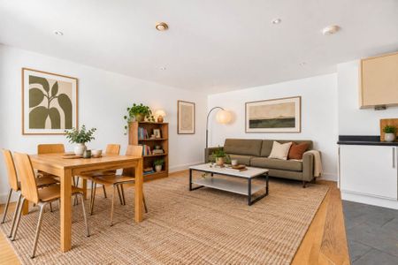 Price £2,150 pcm - Available 01/11/2026 - Furnished - Photo 2