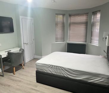 Studio Flat, Dixon Avenue, G42 - Photo 2