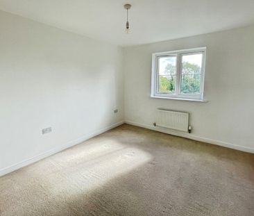 Carver Close - Photo 2