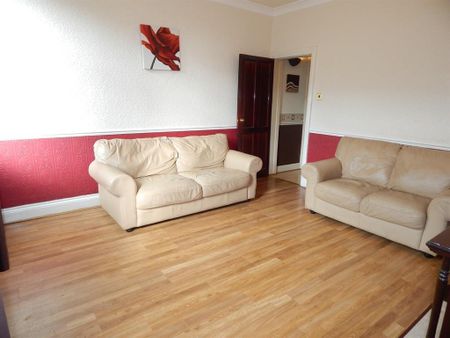 School Street - Photo 3