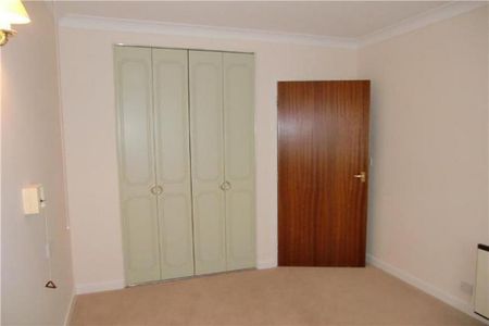 1 bedroom retirement property to rent - Photo 5