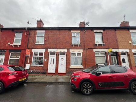 Oak Grove, Manchester, M41 0XU - Photo 2