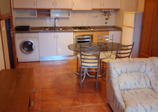 Apartamento T0+1 junto ao Centro Comercial Glicínias