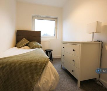 3 bedroom end of terrace house to rent - Photo 4