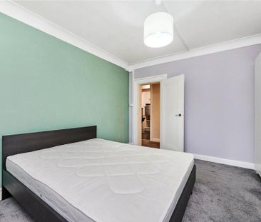 3 bedroom flat to rent - Photo 5