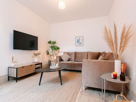 Parliament Street Unit 4 - Photo 2