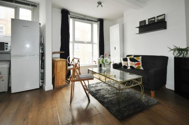 4 bedroom flat to rent - Photo 1