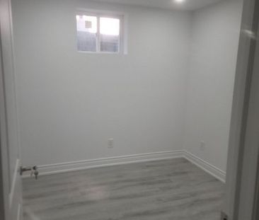 For Lease - 43 Herefordshire Crescent Unit# UNIT 2, Newmarket, Ontario - Photo 1