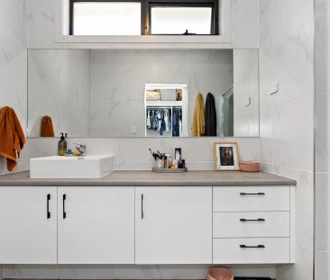 Nestled in the heart of Happy Valley, South Australia, lies a charm... - Photo 2