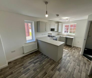 3 bedroom semi-detached house to rent - Photo 5