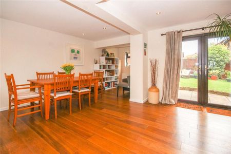 4 bedroom semi-detached house to rent - Photo 3