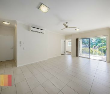 MODERN 2 BEDROOM UNIT IN CENTRAL LOCATION - Photo 1
