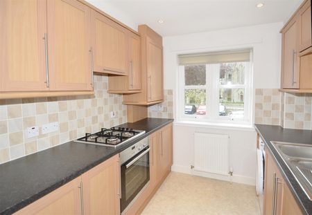 2 Bed Flat - First Floor - Photo 4