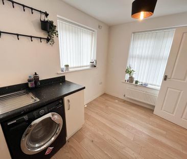 3 bedroom semi-detached house to rent - Photo 3