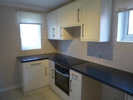 1 bedroom flat to rent - Photo 2