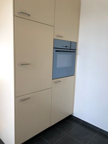 Helle 3-Zimmer-Dachwohnung mit Balkon und Minergie-Zertifikat in Biel - Photo 4