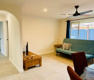 Fully Furnished 2 Bedroom Unit Close To Everything! - Photo 2