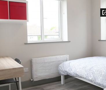 Rooms for rent in 4-bedroom apartment in Whitehall, Dublin - Photo 1