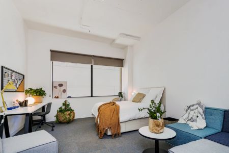 Studio Large - Photo 2