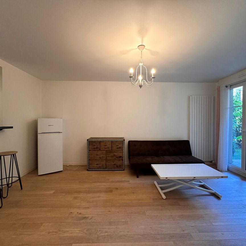 LA GARENNE-COLOMBES - Grand Studio meublé de 40m² avec jardin - Photo 1
