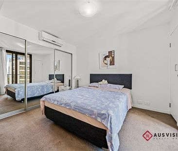 🏡 Stylish Apartment in the Heart of East Perth – 2 Car Bays! - Photo 1