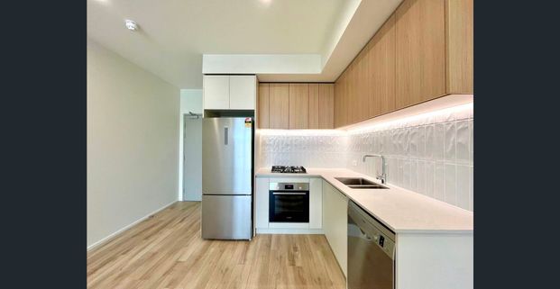 Victoria Tower Adelaide - One Bedroom with One Study Area - Partially Furnished - Photo 1