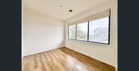 Comfortable Family Living in a Convenient Roxburgh Park Location! - Photo 5
