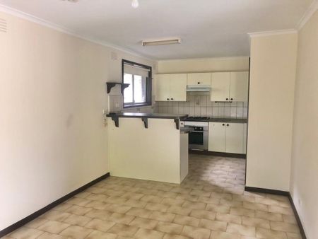NEAT FAMILY HOME – PERFECT LOCATION - Photo 4
