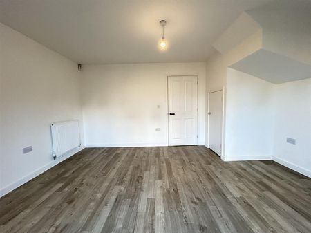 2 Bedroom House - Mid Terrace To Let - Photo 3