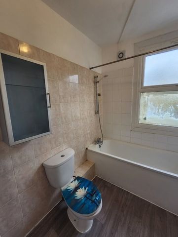 4 Bed Flat, Hichisson Road, SE15 - Photo 3