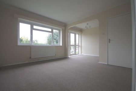 2 bedroom maisonette to rent - Photo 3