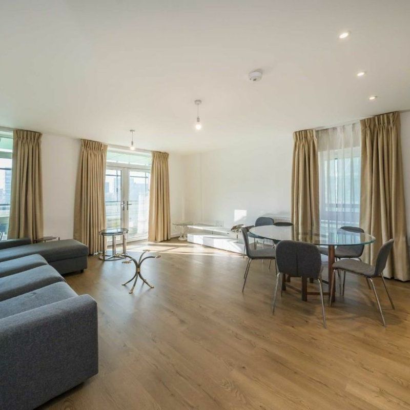 Lakeside Drive, Park Royal, NW10 - Photo 1