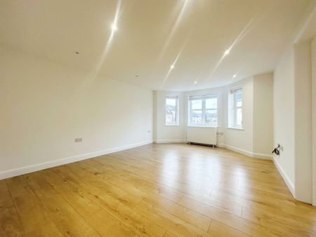 2 bed flat to rent in Scholars Walk, Langley, SL3 - Photo 3