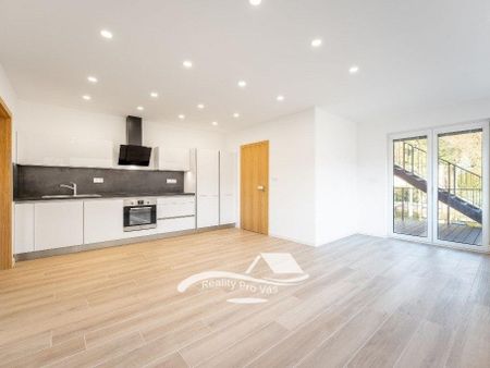 Pronájem bytu 2+kk 66 m2 - Fotografie 2