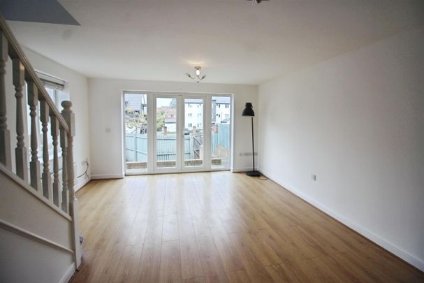 Parkside Crescent, Seacroft, Leeds - Photo 1