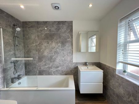 4 bed Semi-Detached House for Rent - Photo 5