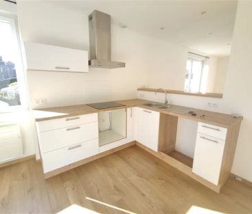 Location appartement 4 pièces - 76m² à Fougeres (35300) - Photo 3