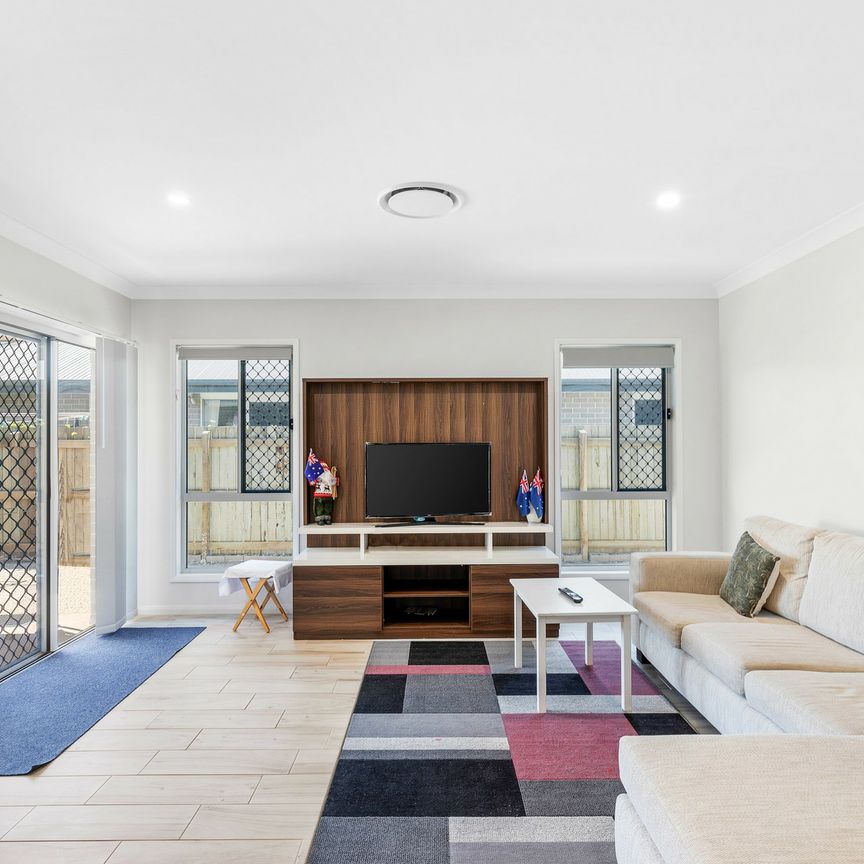 18 Lourdes Street, Middle Ridge - Photo 1