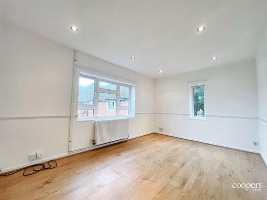 Long Drive, Ruislip, HA4 - Photo 1