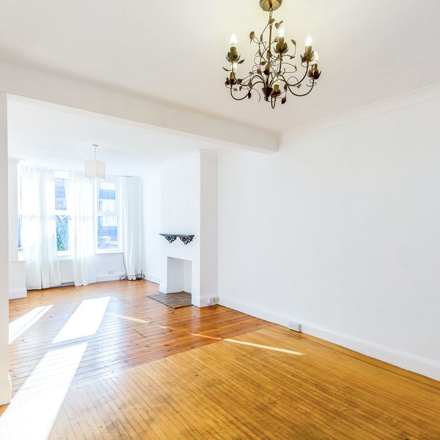 3 bedroom house to rent Clarence Road, Stony Stratford, Milton Keynes, Buckinghamshire, MK11 - Photo 1