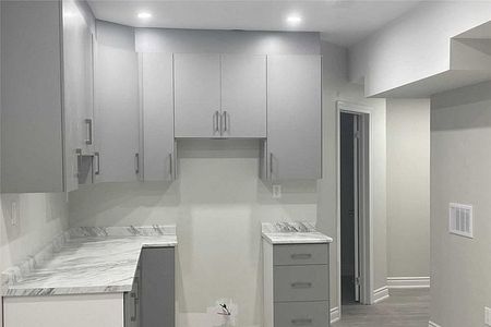 For Lease - 32 River Rock Court, Brampton, Ontario - Photo 3