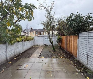 3 bedroom terraced house to rent - Photo 4