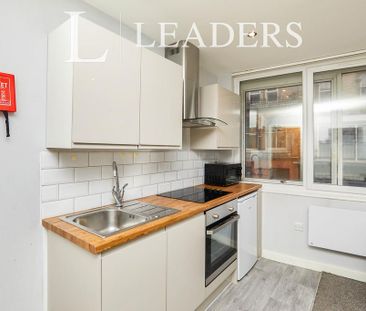 Studio to rent - Photo 3