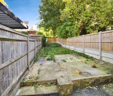 2 bedroom end of terrace house to rent - Photo 4