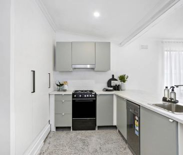 Family Home In The Heart Of Edithvale - Photo 2