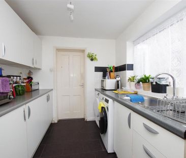 2 bedroom terraced house to rent - Photo 6