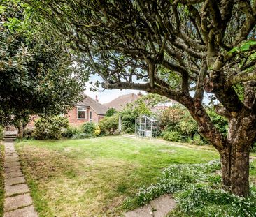 3 bedroom bungalow to rent Seafield Avenue, Goring-by-Sea, Worthing... - Photo 4