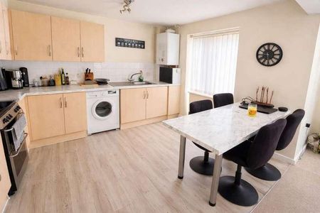 James Road, Gosport, PO13 - Photo 2