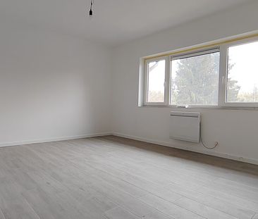 Schöne, komplett renovierte 1-Schlafzimmer-Wohnung in Lichtenbusch - Photo 4